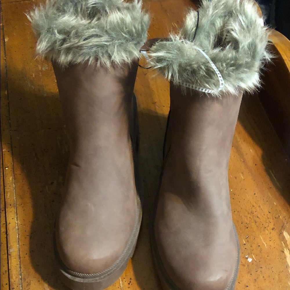 Cozy Brown Faux Fur Women's Winter Boots